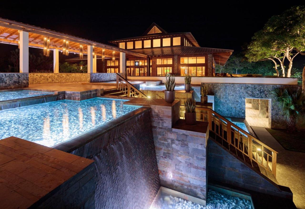 Indura Beach & Golf Resort Curio Collection By Hilton เตลา ภายนอก รูปภาพ