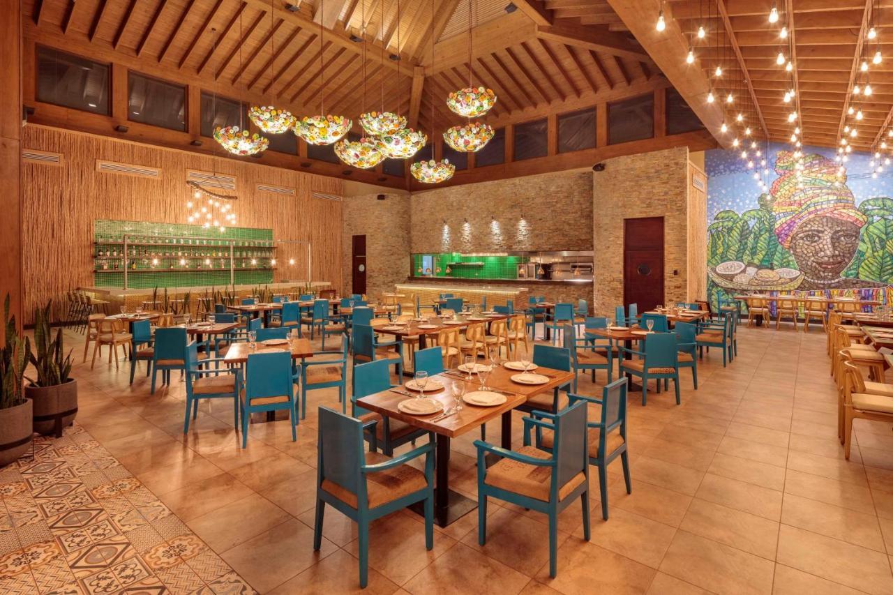 Indura Beach & Golf Resort Curio Collection By Hilton เตลา ภายนอก รูปภาพ