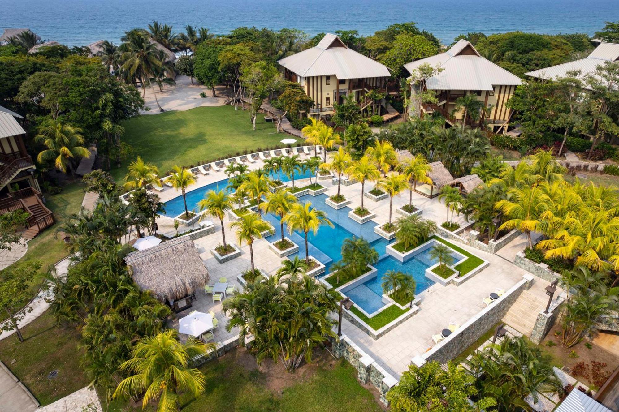 Indura Beach & Golf Resort Curio Collection By Hilton เตลา ภายนอก รูปภาพ