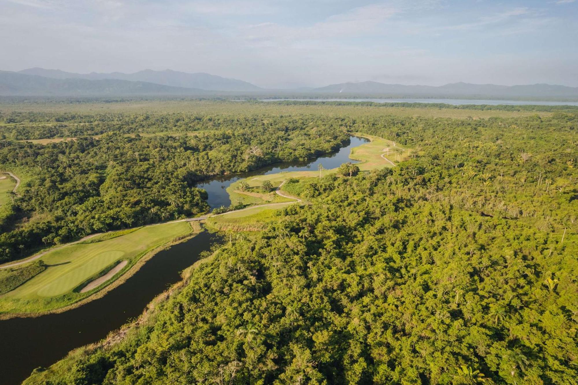 Indura Beach & Golf Resort Curio Collection By Hilton เตลา ภายนอก รูปภาพ